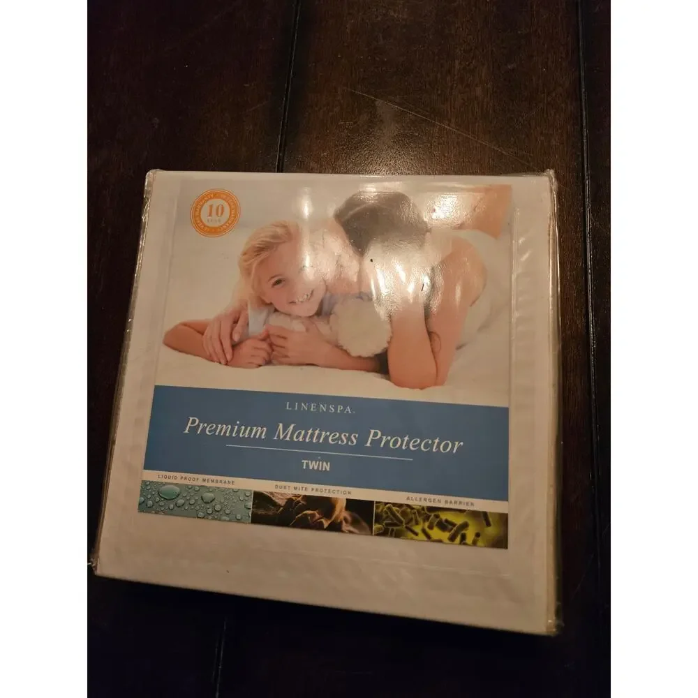 NWT Twin mattress cover